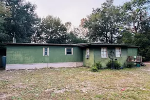 1209 NW 2nd St, Carrabelle, FL 32322 - Photo 2