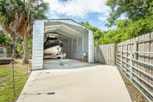 501 Ave B, Carrabelle, FL 32322 - Photo 8