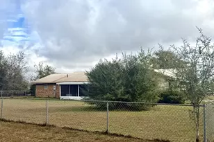 221 Annie Ave, Wewahitchka, FL 32465 - Photo 4