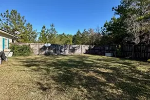 303 Angela Ct, Wewahitchka, FL 32465 - Photo 10