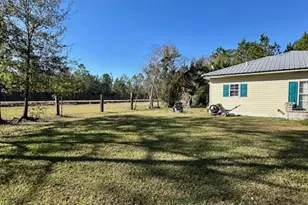 303 Angela Ct, Wewahitchka, FL 32465 - Photo 2