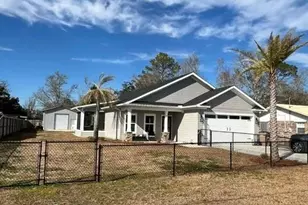 901 Twentieth St, Port Saint Joe, FL 32456 - Photo 2