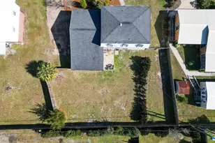 2006 Monument Ave, Port Saint Joe, FL 32456 - Photo 10