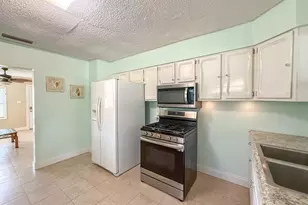 173 Bonita St, Port Saint Joe, FL 32456 - Photo 4