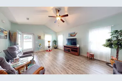 105 Saunders Cir, Port Saint Joe, FL 32456 - Photo 2