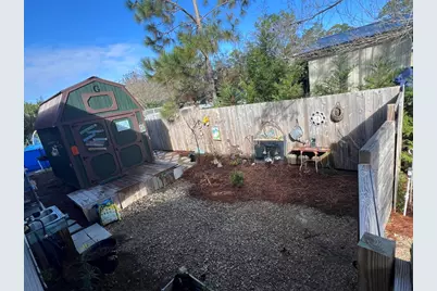 911 7th St, Carrabelle, FL 32322 - Photo 30