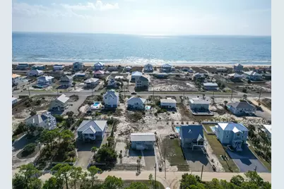 724 E Pine Ave, Saint George Island, FL 32328 - Photo 42