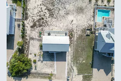 724 E Pine Ave, Saint George Island, FL 32328 - Photo 30