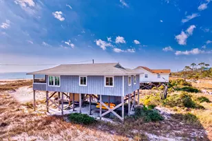 391 Gulf Shore Dr, Carrabelle, FL 32322 - Photo 2