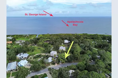 222 1/2 Ave D, Apalachicola, FL 32320 - Photo 2