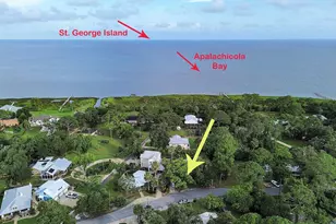 222 1/2 Ave D, Apalachicola, FL 32320 - Photo 2