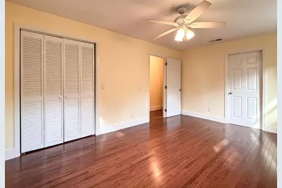 222 1/2 Ave D, Apalachicola, FL 32320 - Photo 12