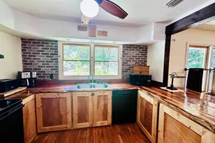 16 Adams St, Apalachicola, FL 32320 - Photo 10