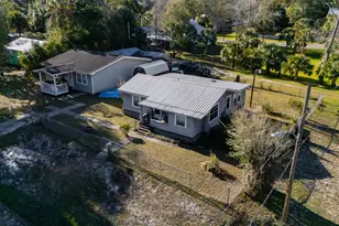 214 4th St, Apalachicola, FL 32320 - Photo 2