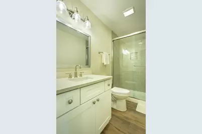 111 11th St, Apalachicola, FL 32320 - Photo 14