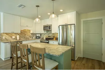 111 11th St, Apalachicola, FL 32320 - Photo 8