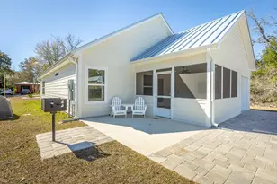 111 11th St, Apalachicola, FL 32320 - Photo 2