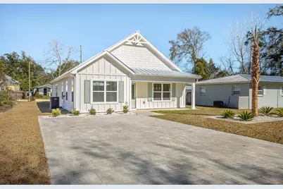 111 11th St, Apalachicola, FL 32320 - Photo 1