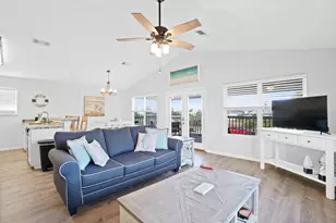 136 Selma St, Port Saint Joe, FL 32456 - Photo 2