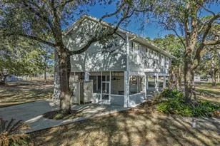 140 Craig St, Carrabelle, FL 32322 - Photo 2