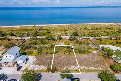 301 Front St, Port Saint Joe, FL 32456 - Photo 2