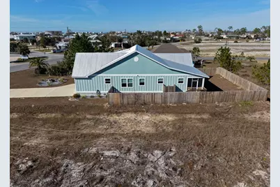 528 N 15th St, Mexico Beach, FL 32456 - Photo 12
