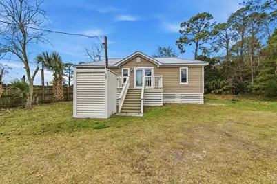 10 Bayview Dr, Apalachicola, FL 32320 - Photo 2