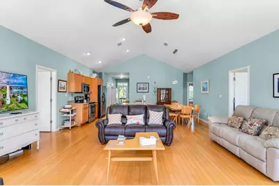 327 Bradford St, Saint George Island, FL 32328 - Photo 10