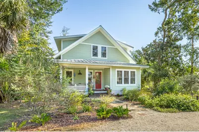 123 8th St, Apalachicola, FL 32320 - Photo 2