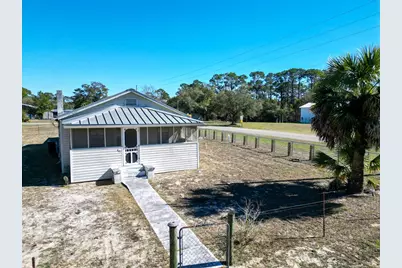 902 Tallahassee St, Carrabelle, FL 32322 - Photo 2