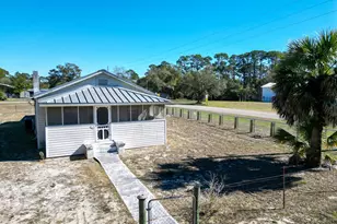 902 Tallahassee St, Carrabelle, FL 32322 - Photo 2