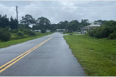 18 Jefferson St, Eastpoint, FL 32328 - Photo 2