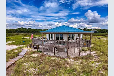 367 Gulf Shore Dr, Carrabelle, FL 32322 - Photo 1