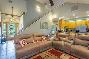 301 Sweet Bay Cir, Eastpoint, FL 32328 - Photo 10