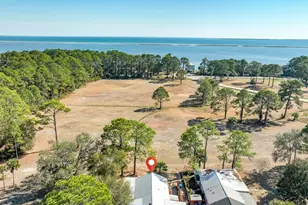 516 E Pine St, Lanark Village, FL 32323 - Photo 4