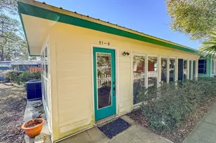 516 E Pine St, Lanark Village, FL 32323 - Photo 8