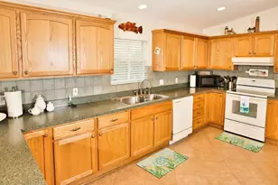 848 W Bay Shore Dr, Saint George Island, FL 32328 - Photo 16