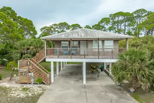 848 W Bay Shore Dr, Saint George Island, FL 32328 - Photo 2
