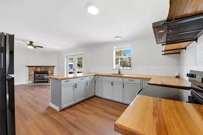 44 Jefferson St, Eastpoint, FL 32328 - Photo 20