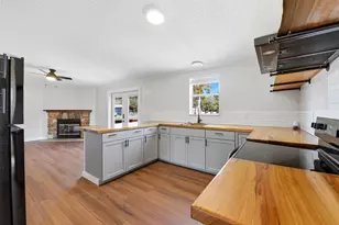 44 Jefferson St, Eastpoint, FL 32328 - Photo 20