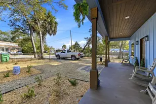 601 W 3rd St, Carrabelle, FL 32322 - Photo 4