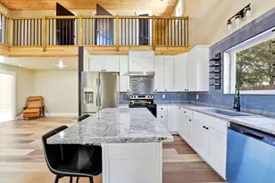 601 W 3rd St, Carrabelle, FL 32322 - Photo 8