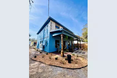 601 W 3rd St, Carrabelle, FL 32322 - Photo 2