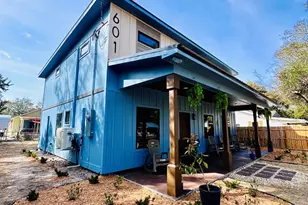 601 W 3rd St, Carrabelle, FL 32322 - Photo 2