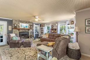 902 NW Ave D, Carrabelle, FL 32322 - Photo 8