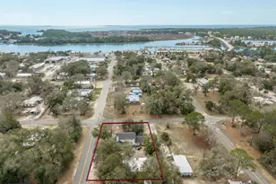 902 NW Ave D, Carrabelle, FL 32322 - Photo 22