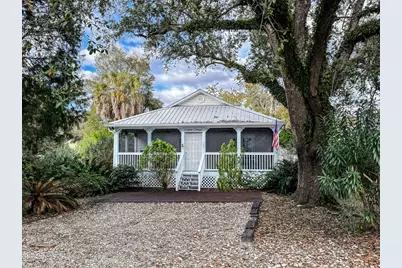 121 5th St, Apalachicola, FL 32320 - Photo 6