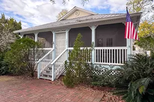 121 5th St, Apalachicola, FL 32320 - Photo 8