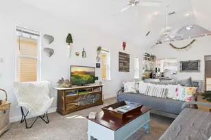 128 E Gorrie Dr, Saint George Island, FL 32328 - Photo 10