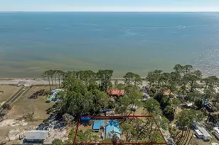 10 6th St, Eastpoint, FL 32328 - Photo 4